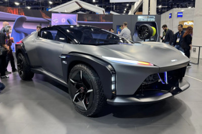 Italdesign Quintessenza hides 1,000-hp of Elaphe in-wheel electric motors