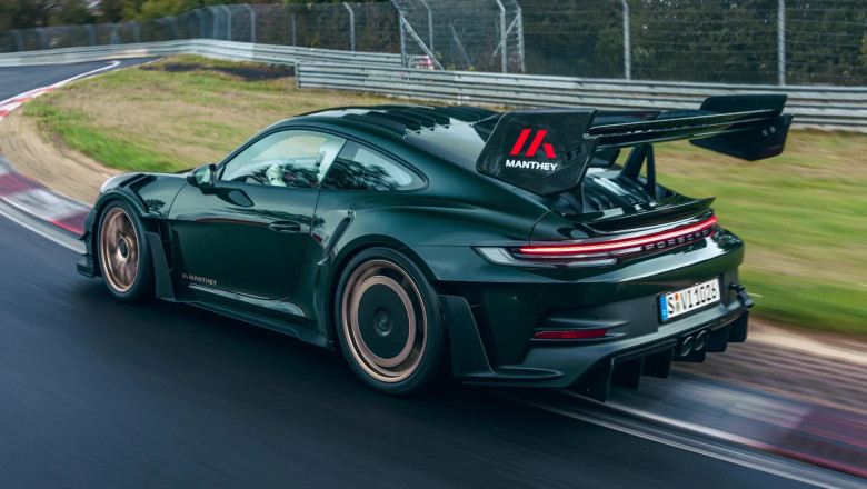 Manthey Kit for Porsche 911 GT3 RS deletes rear window, costs $116,160