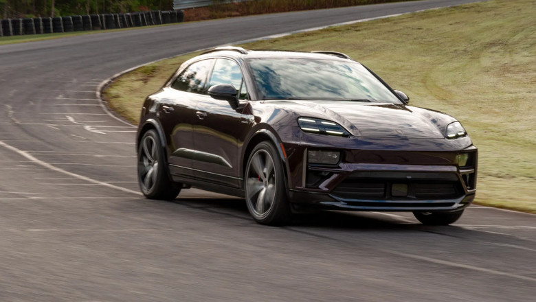 Porsche reportedly mulls new generation of gas Macan
