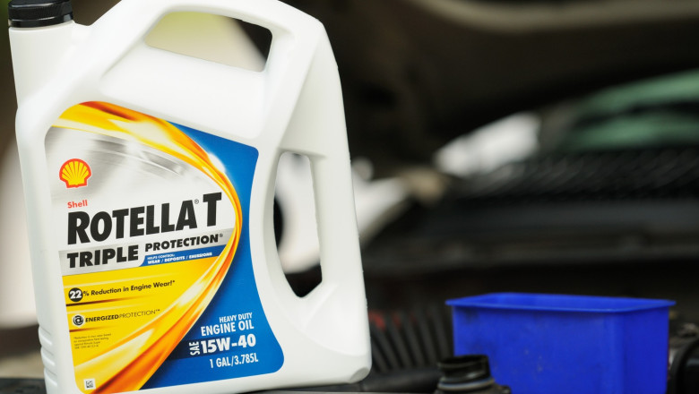 You Can Put Diesel Motor Oil In Your Classic Car, But Check This First