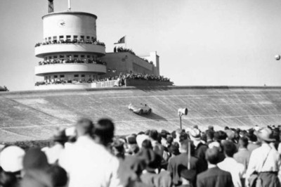 Germany's Weirdest Race Track Was Just Two 6-Mile Straights Connected By Ridiculous Banking