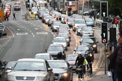 Two in five Britons still reliant on their cars to get to work