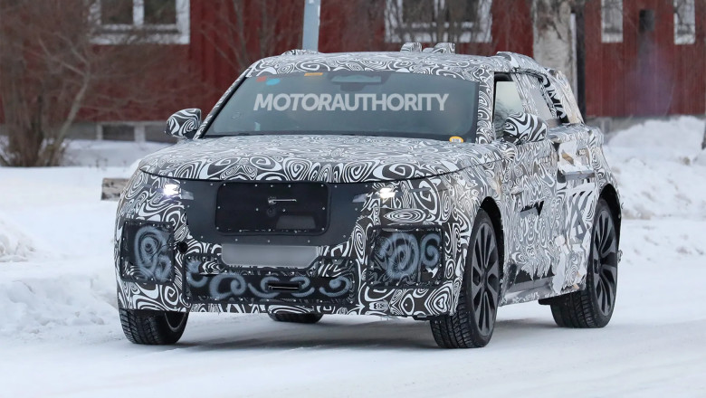 2026 Range Rover Velar successor caught on video