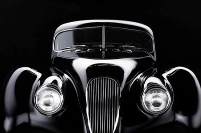 Art Deco Elegance: 1948 Jaguar XK120 and 1938 Mercedes-Benz 540K