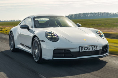 2025 Porsche 911 Carrera T (992.2) | UK Review