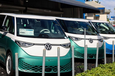 World's second-largest carmaker stops all US auto imports after Trump tariffs bite
