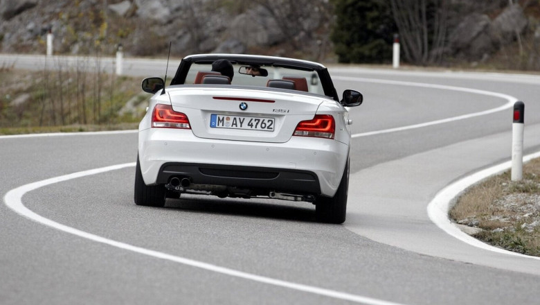 I Want A Manual Convertible With Minimal Tech! What Car Should I Buy?