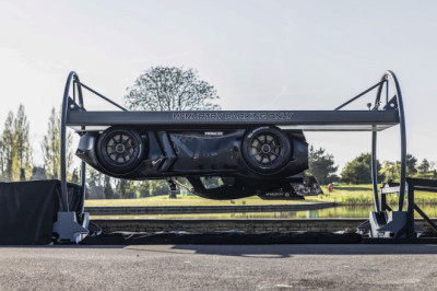 World first: McMurtry Spéirling hypercar drives upside down from stationary