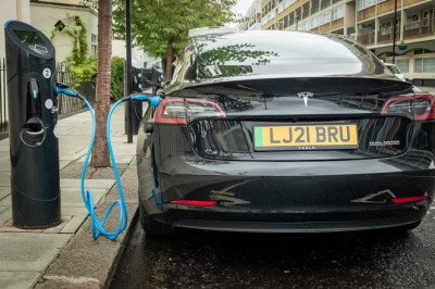 Plunging used electric car prices costing fleet businesses 'hundreds of millions'