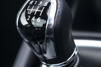 Availability of new car models with a manual gearbox down by 57% since 2015