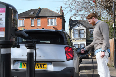 How much does it cost to charge an electric car?