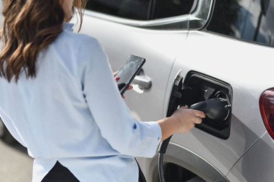 Octopus Energy offers UK electric vehicle drivers unlimited smart charging for £30 monthly