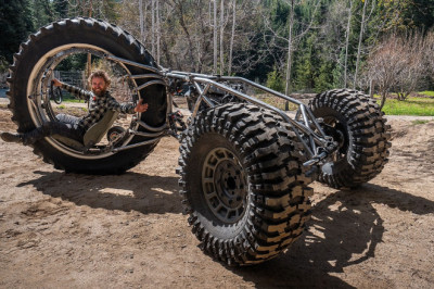This Monster Trike Where You Sit in the Big Wheel Looks Straight Out of Twisted Metal