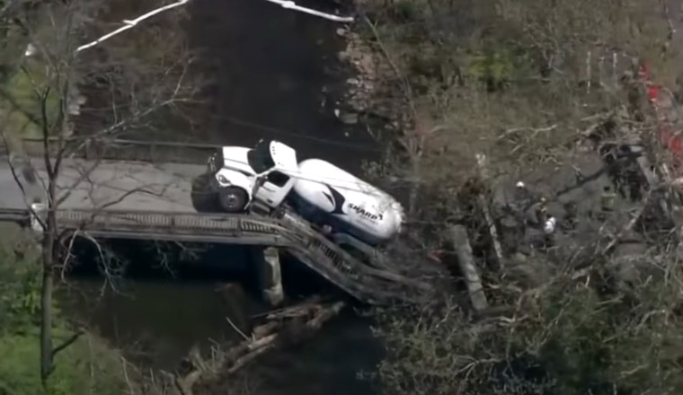 Propane Truck Ignores Wooden Bridge’s Weight Limit and Falls Into a Creek