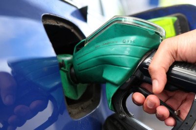 Petrol prices fall to four-year low ahead of massive bank holiday weekend getaway