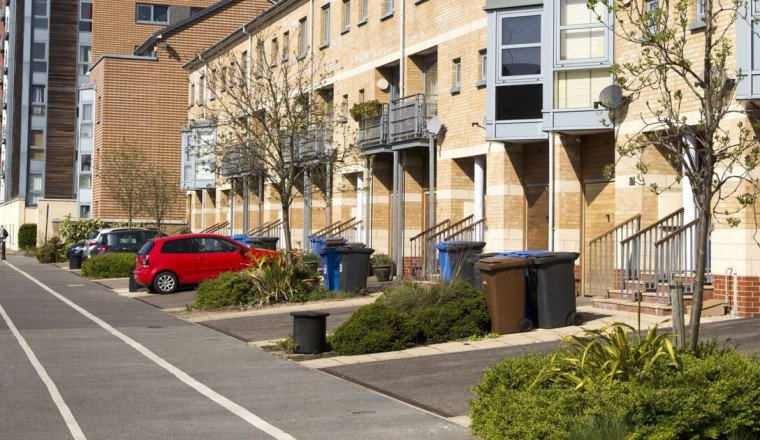 Drivers in England urged not to park on driveway this weekend