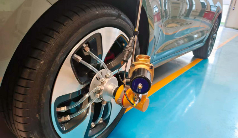 How to safely 'puncture' a tyre at 87mph