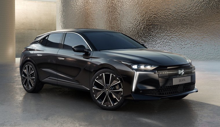 DS No4: new name, fresh face, option of electric power