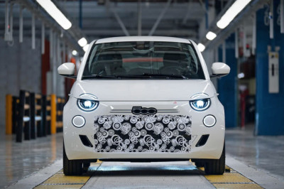 Electric Fiat 500 U-turn in switch to hybrid petrol power