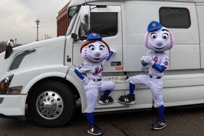 Mets Players Drive Way Better Cars Than The Yankees