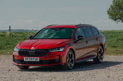 2025 Skoda Superb 2.0 TSI Sportline | UK Review