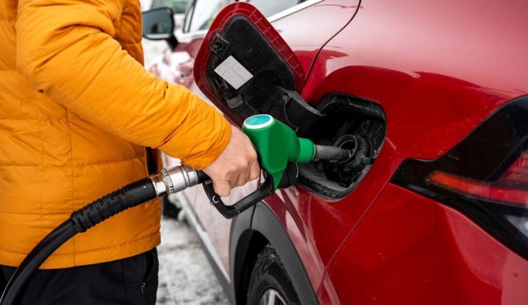 ‘I’m a car expert - this is when to visit a petrol station for cheapest prices’
