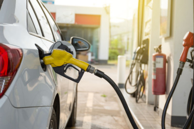 Is Topping Off Your Gas Tank Bad For Your Car?