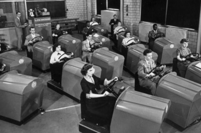 This 1950s Driving Sim Can’t Run Gran Turismo, But It Can Help Get Your License