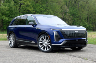 2026 Cadillac Vistiq First Drive Review: Escalade Dreams on Midsize Means