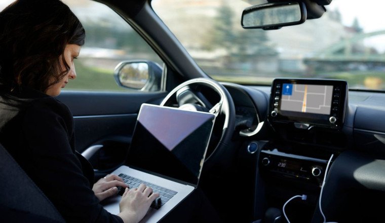 UK set to approve driverless cars by exact year as approval delayed