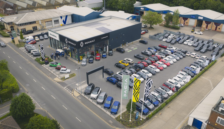 Letchworth Renault showroom becomes first UK dealer to showcase French firm’s new look