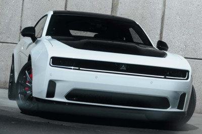 You'll Have To Wait Longer for the Dodge Charger Sixpack