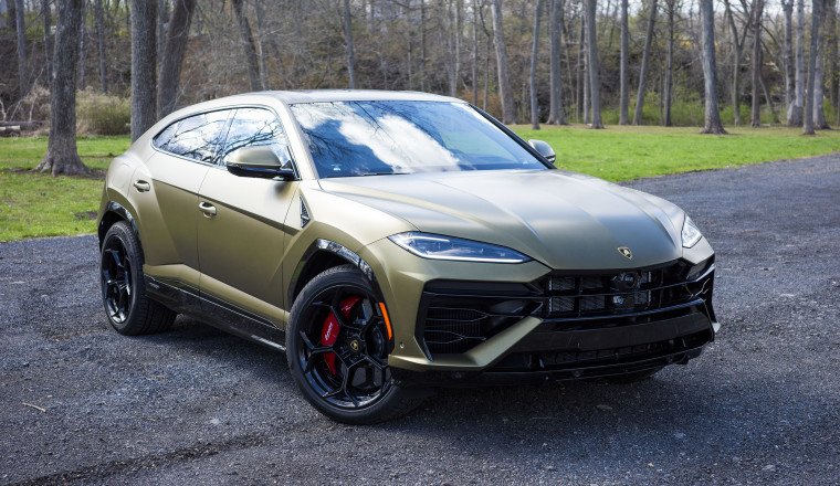 2025 Lamborghini Urus SE Review: The Unapologetically Silly Super SUV