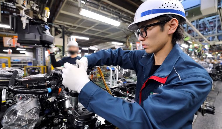 Go From Wake Up to Wind Down With This Japanese Truck Factory Worker