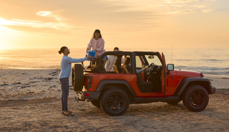 These Are Your Favorite Summer Car Pastimes