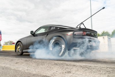 Tuned Nissan Z Runs Quarter Mile in 9.23 Seconds With Stock Block