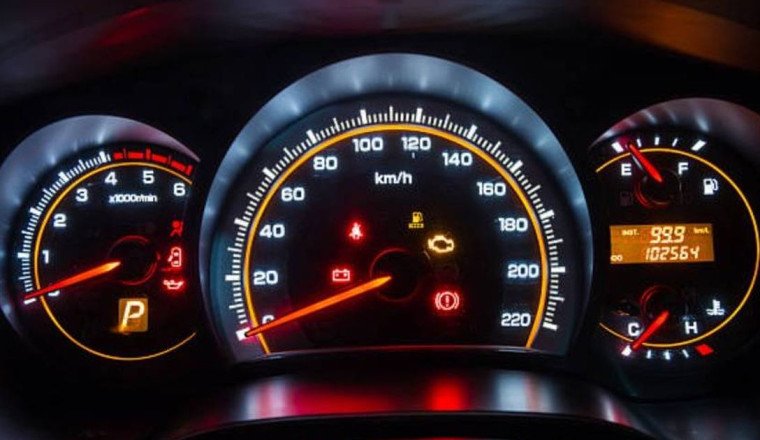 UK drivers warned dashboard lights you must know about and when to call mechanic