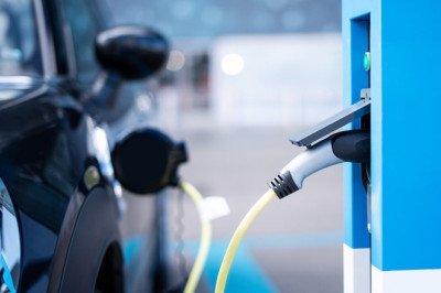 Used electric cars lose half their value in two years - and experts are blaming car makers