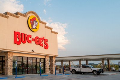 You Can't Experience Buc-Ee's For The First Time Again, But You Can Always Take Someone Who's Never Been Before