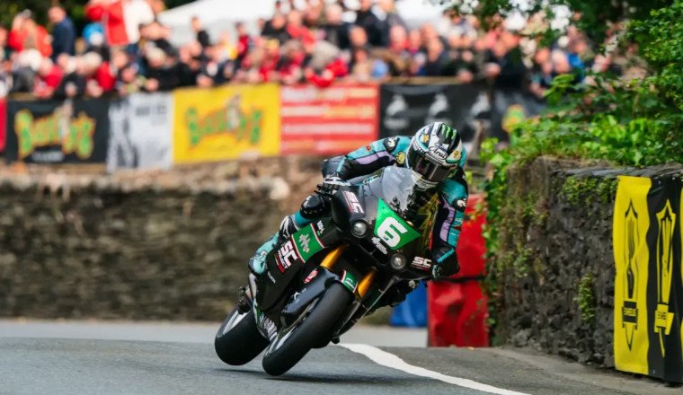 Dunlop breaks TT podium record with win 31
