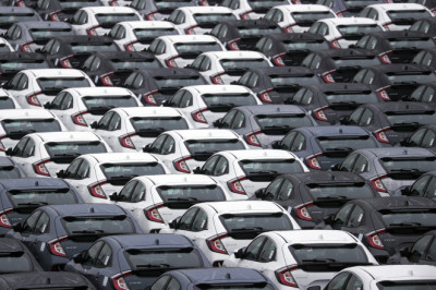 Heavy discounts on new EVs drove rise in May new car registrations – SMMT