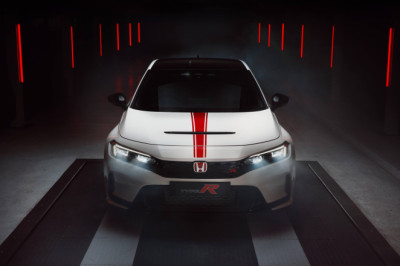 This is your last chance to buy a Honda Civic Type R