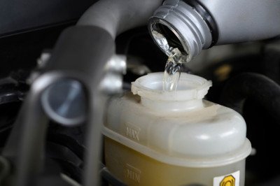 Dot 3 Vs. Dot 4 Brake Fluid: What's The Difference And Can They Be Mixed?