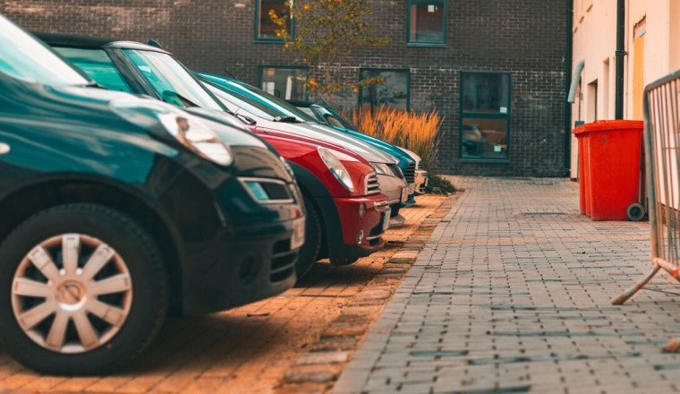Drivers urged not to park on driveway on Wednesday