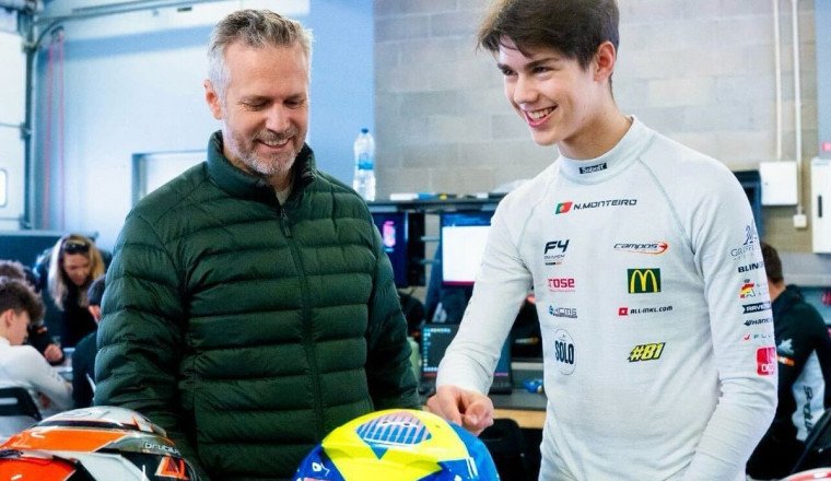 This ex-F1 driver's 'very chill' approach to his son's racing