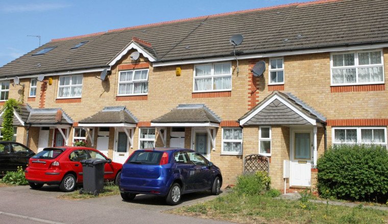 Drivers who keep cars on driveway face £100 fine for breaking simple rule
