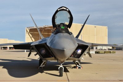 What It's Really Like Inside The Cockpit Of An F-22 Raptor Fighter Jet