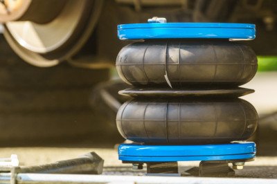 Air Shocks Vs. Air Bags: What's The Difference?