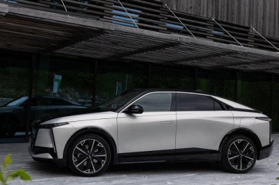 DS No8: electric-only flagship could get combustion option