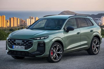 The New Audi Q3 Gets Split Lights and a Column Shifter